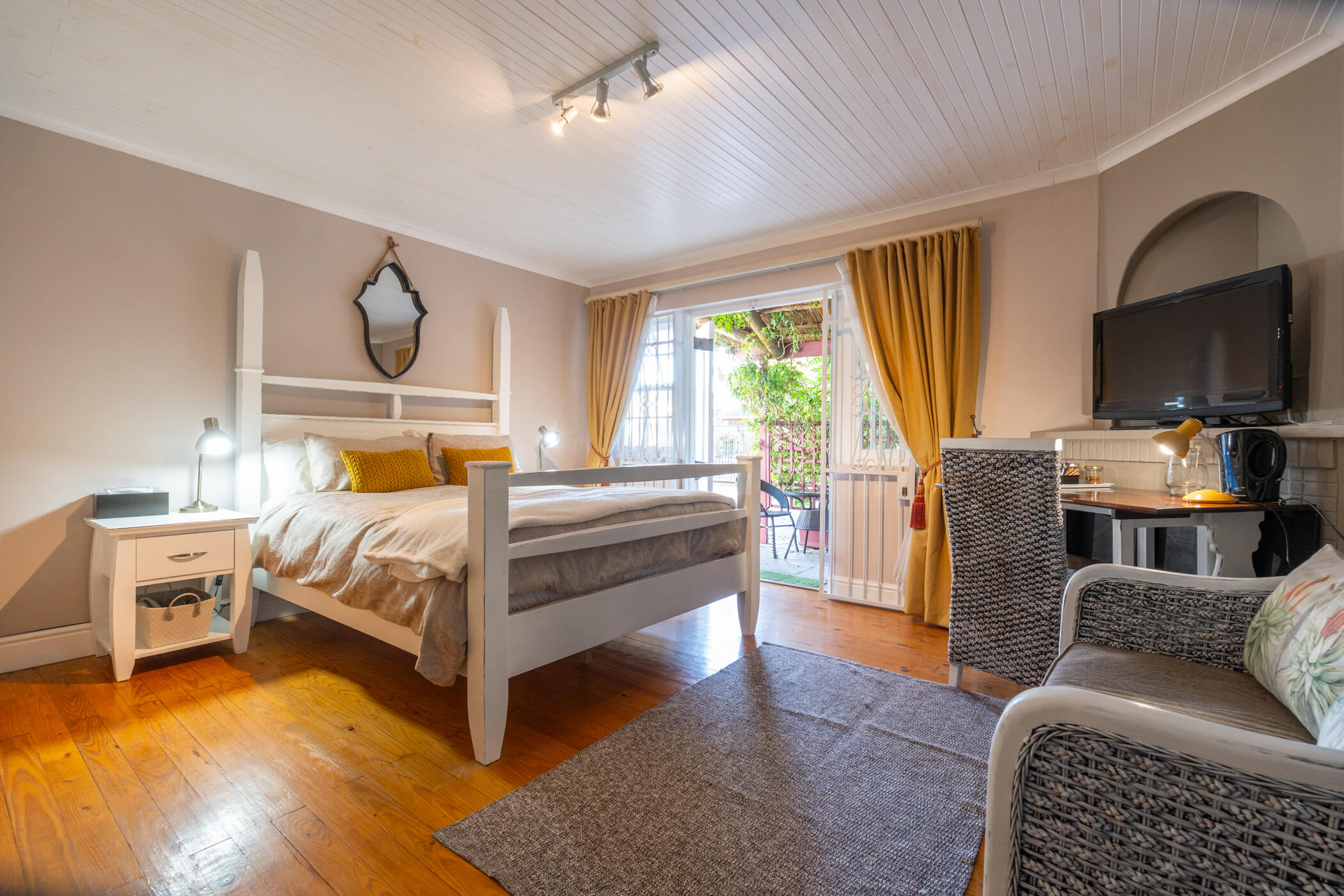 inn-style-guesthouse-classic-room-1