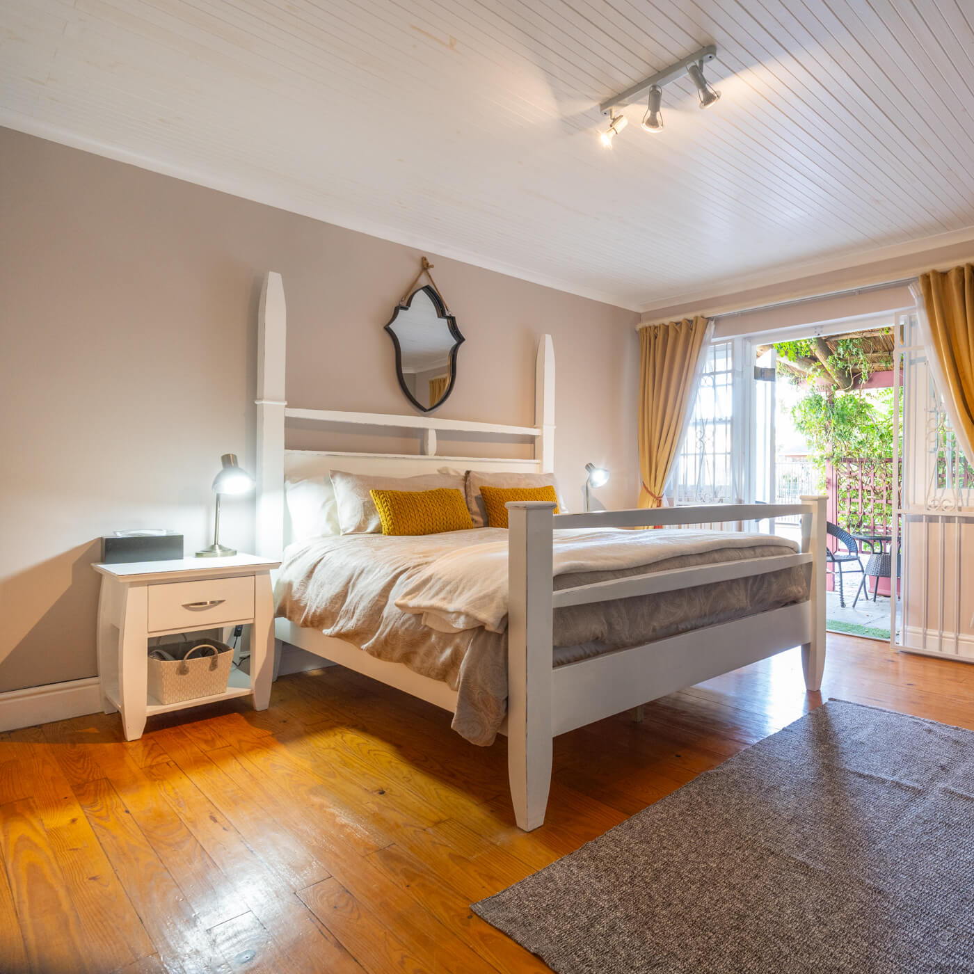 CLASSIC ROOM